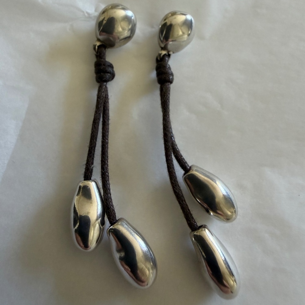 Uno de 50 earrings